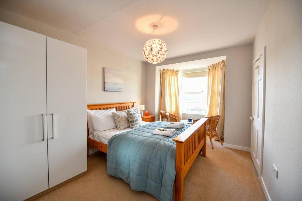 3 Bedroom Townhouse Right On The Harbour Isle of Whithorn Exterior foto